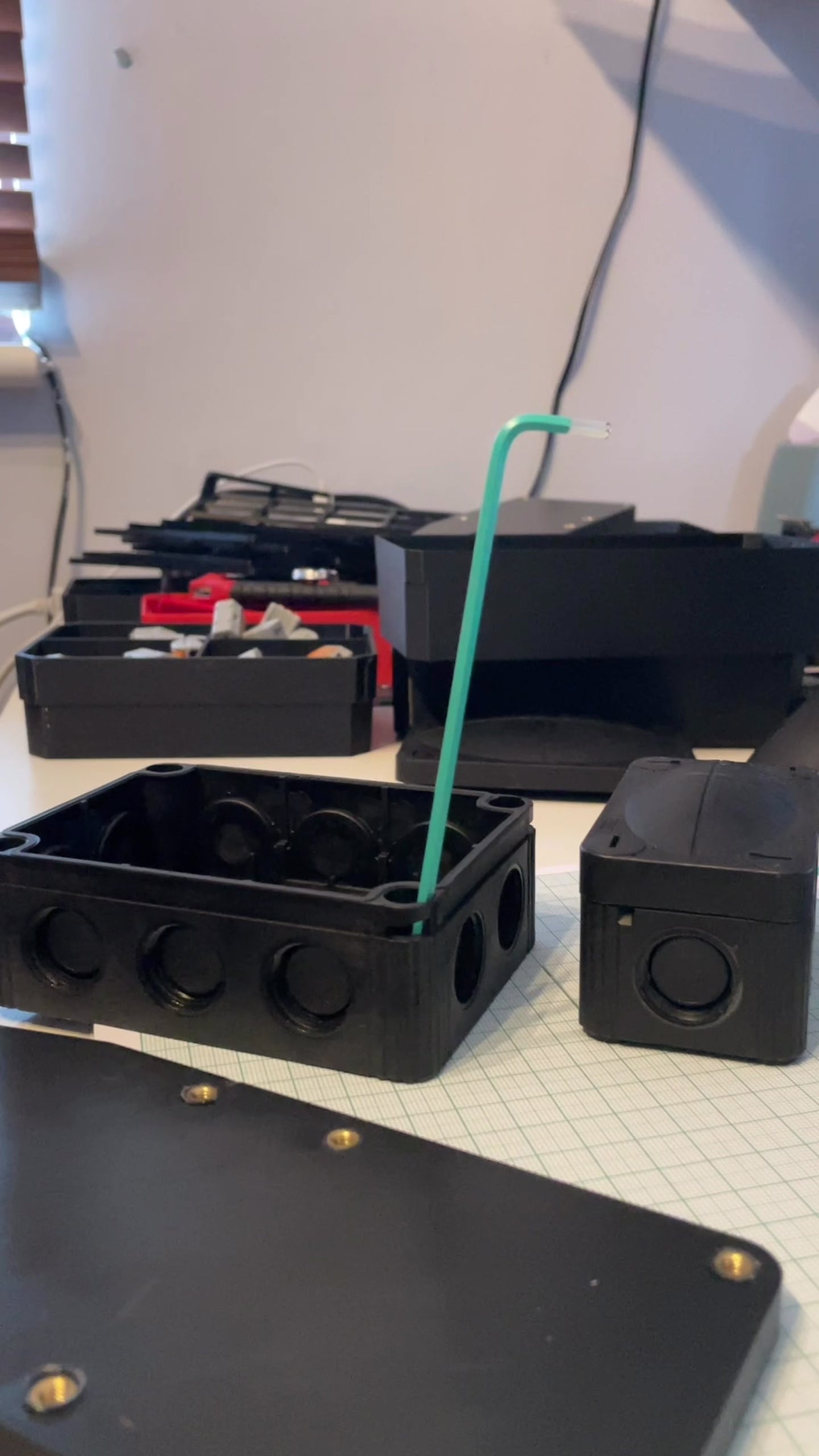WISKA 308/310 BOX HOLDER